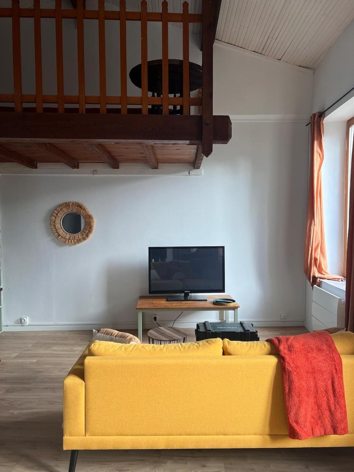 Studio With Mezzanine พุราเดส์ ภายนอก รูปภาพ